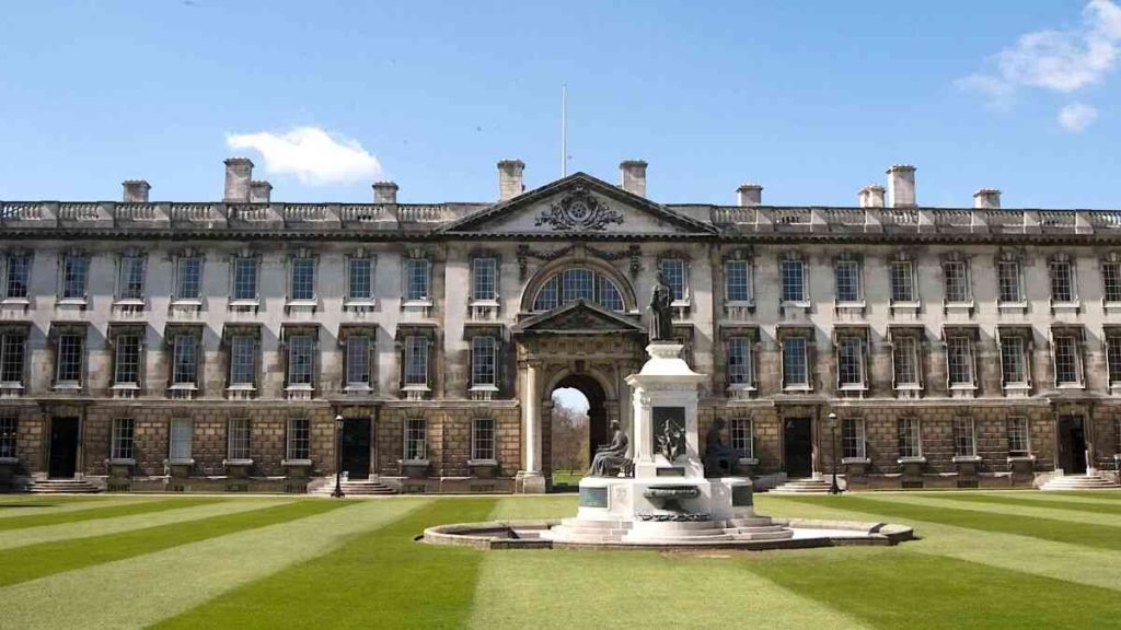 King's College London