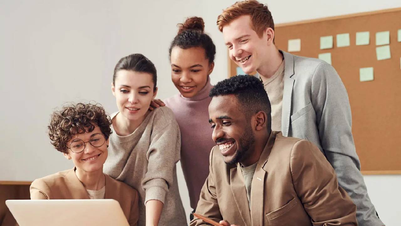 Mahasiswa jurusan startup dan kewirausahaan Mahasiswa jurusan startup dan kewirausahaan