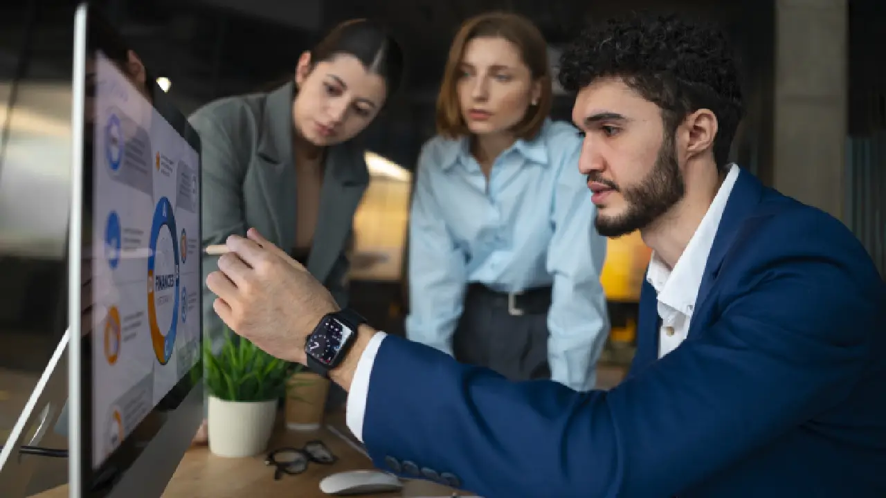 Peran AI untuk Aplikasi CRM Peran AI untuk Aplikasi CRM